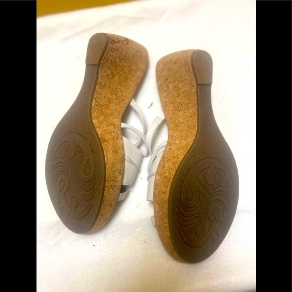 White Mountain White Leather Scrap Sandals - Picture 6 of 7